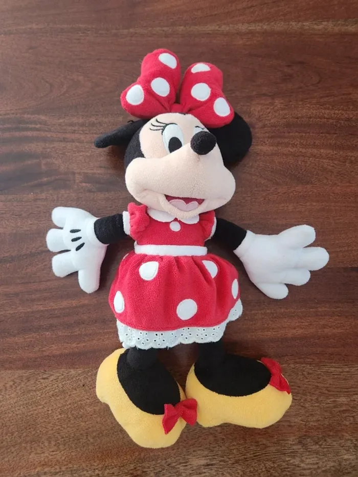 Peluche Disney Store Minnie Rouge 🧸