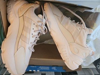 Basket adidas 28€ avec le code POLAIRE30