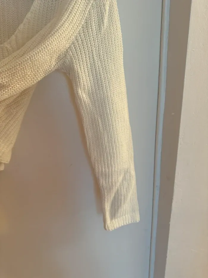 Pull blanc et moderne - photo numéro 2
