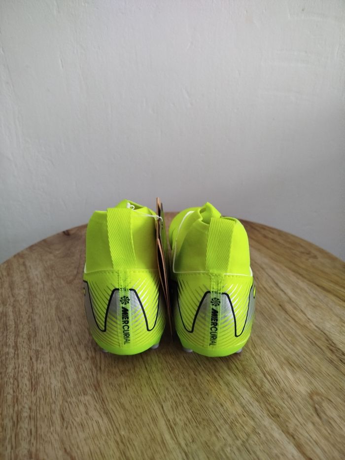 Crampons Nike T 32