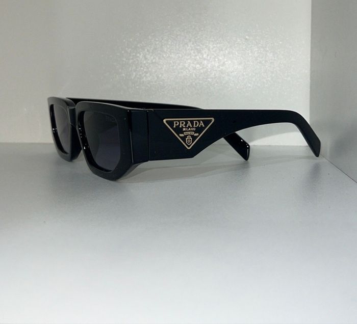 Lunettes de soleil Prada - photo numéro 3