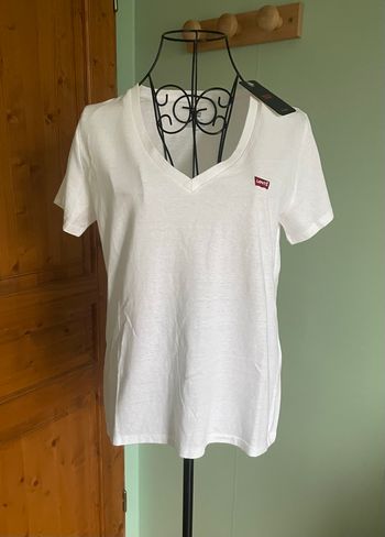 T-shirt Levi's blanc à manche courte - col V - NEUF avec étiquette - taille S / 36