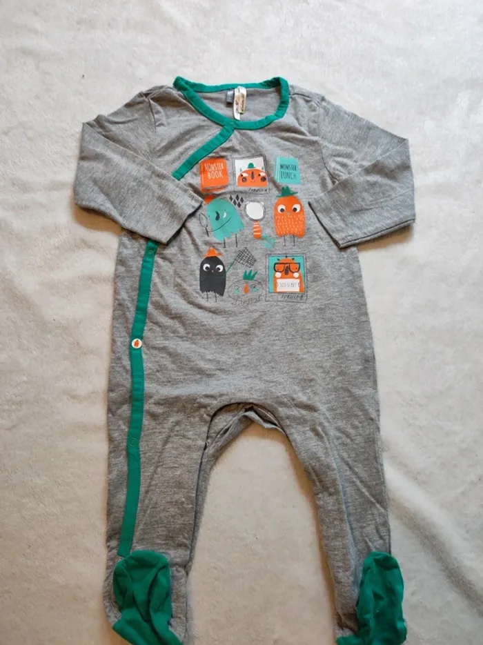 Lot pyjama body 9 mois - photo numéro 8
