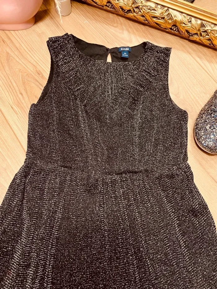 Taille 6 ans robe de fête fille Kiabi noire grise * paillettes scintillantes * 🩷 - photo numéro 3