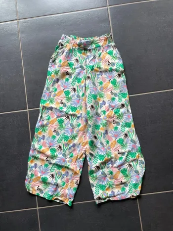 Pantalon fluide à motif tropical