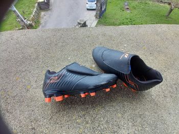 Chaussure de foot enfant taille 28