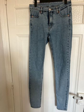 Jean monki bleu taille 27 / 36