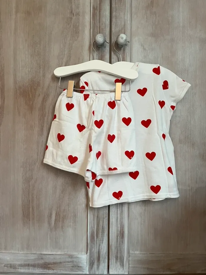 Pyjama cœurs 2 pièces t. 5 ans - photo numéro 6