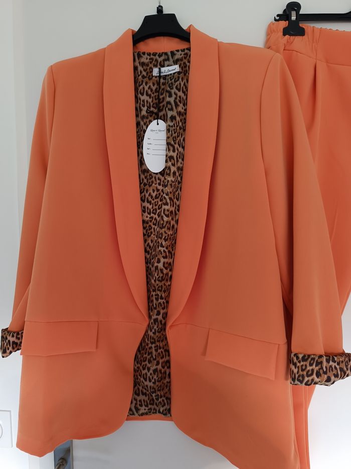 Ensemble femme neuf avec étiquette (135€ - photo numéro 2