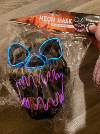 Masque néon mask neuf