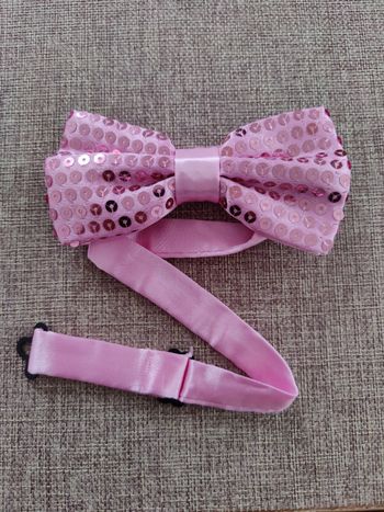 Nœud papillon rose sequins paillettes 