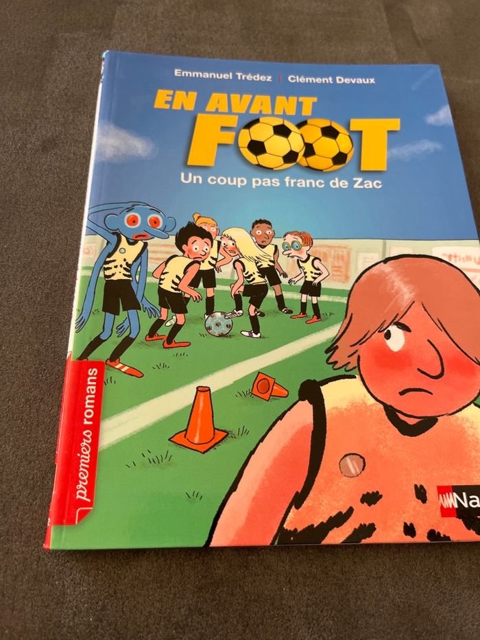 Livre premiers romans en avant foot Nathan