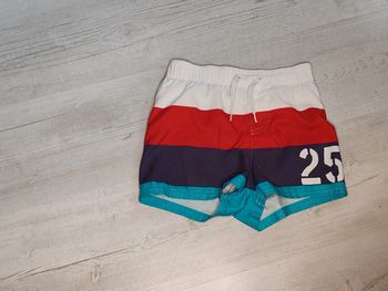 Short de bain 7/8 ans