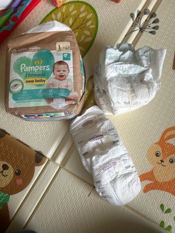 Couches Pampers + pommettes taille 1