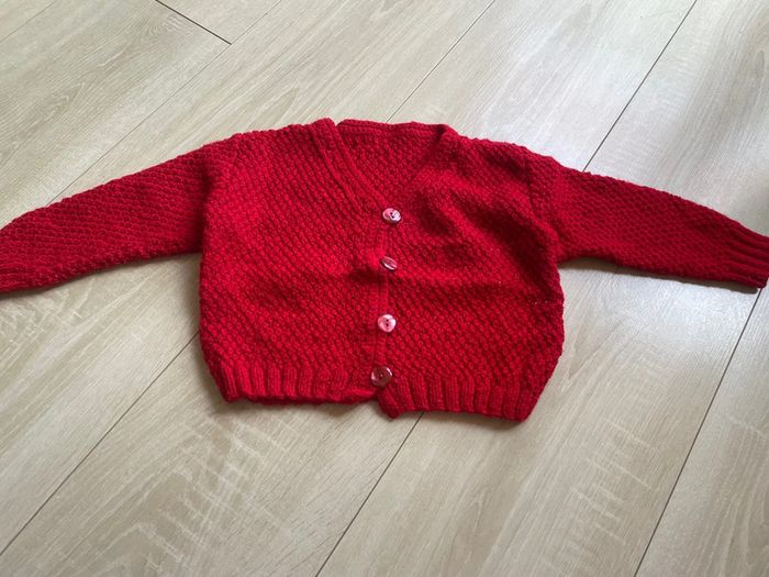 Gilet fait main 18 mois
