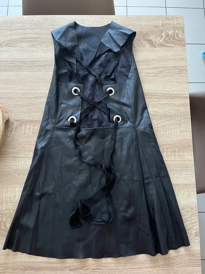 Robe simili cuir Zara - photo numéro 2
