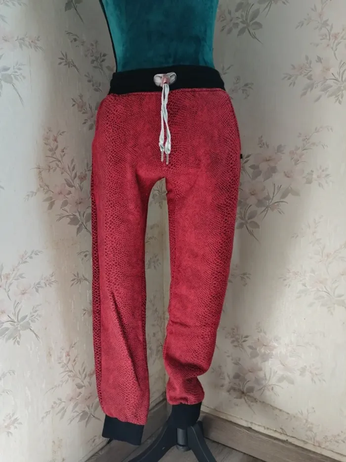 Pantalon de jogging coupe slim rouge à motifs piton / sweet pants / (16ans) - photo numéro 3