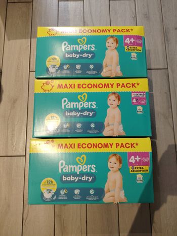 Couches Pampers baby dry taille 4+