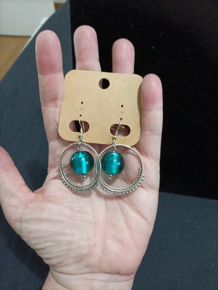 Paire de boucles d'oreilles perles - photo numéro 4