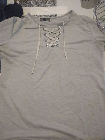 Haut avec lacets