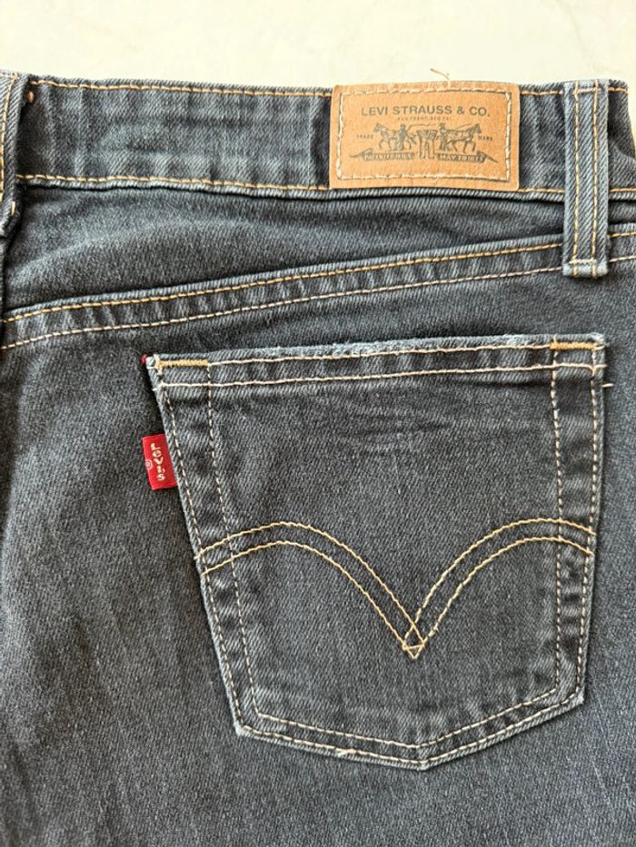 Short en jean denim Levis USA vintage taille 38 tres bon état - photo numéro 7