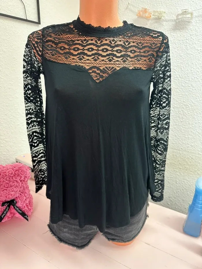 Blouse à manches en dentelle neuve Bershka taille XS - photo numéro 3