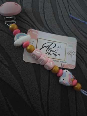 Attache tétine silicone licorne arc en ciel