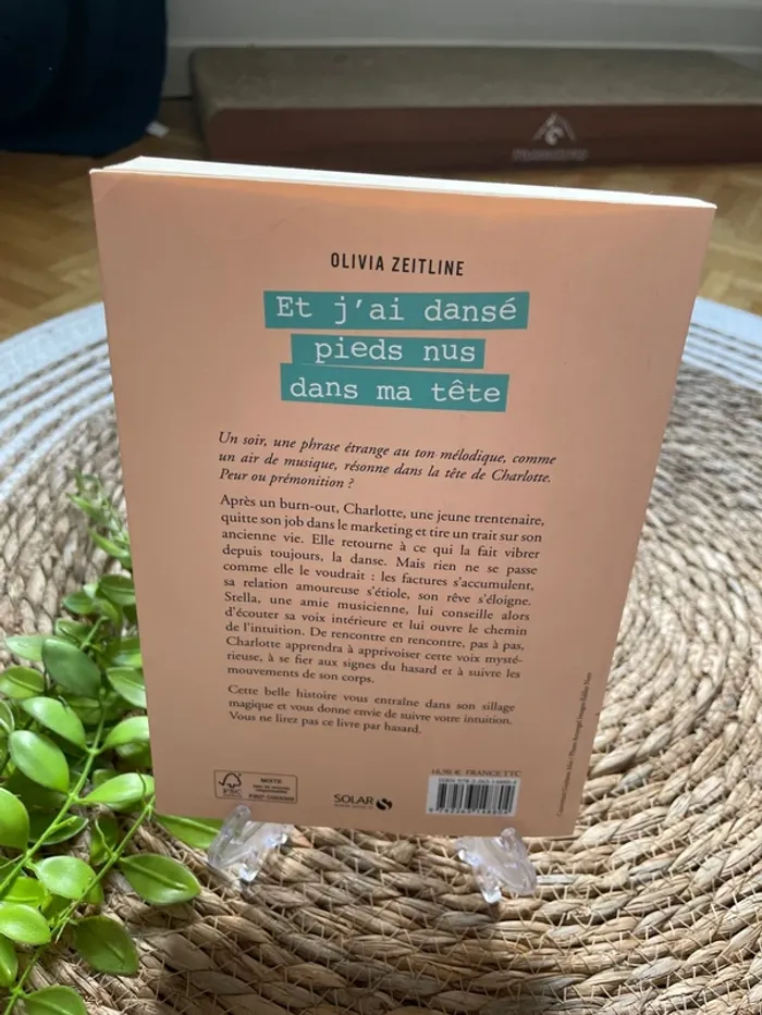 Livre - Et j’ai dansé pieds nus dans ma tête - photo numéro 3