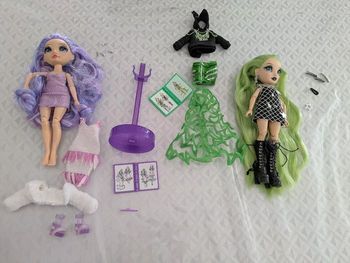 Lot de 2 poupées rainbow high fantastic fashion Jade Hunter et Willow avec tenues et accessoires