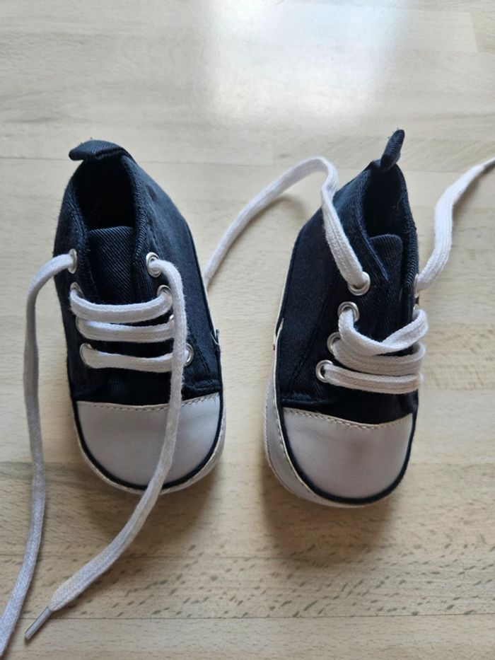 Petites chaussures bébé 9 12 mois