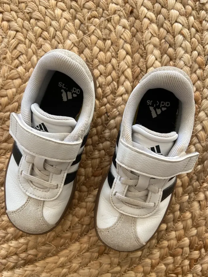 Basket Adidas pointure 28 - photo numéro 2