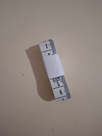 Mettre ruban de couture 