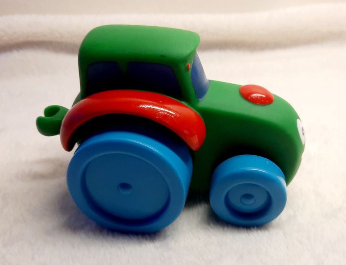 Gros tracteur bébé - photo numéro 2