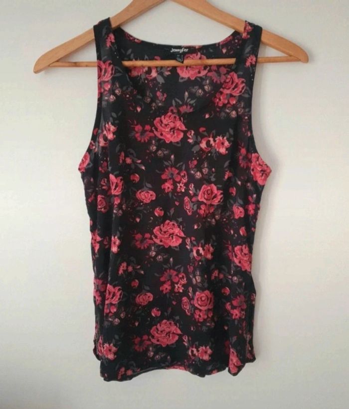 Débardeurs avec roses - photo numéro 2