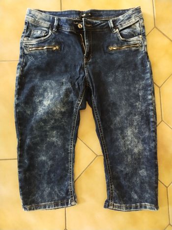 Pantacourt jean délavé femme
