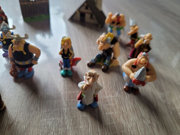 Figurine asterix kinder - photo numéro 4