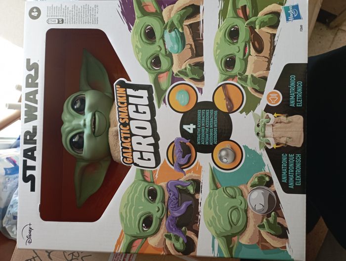 Star Wars Galactic snackin' Grogu