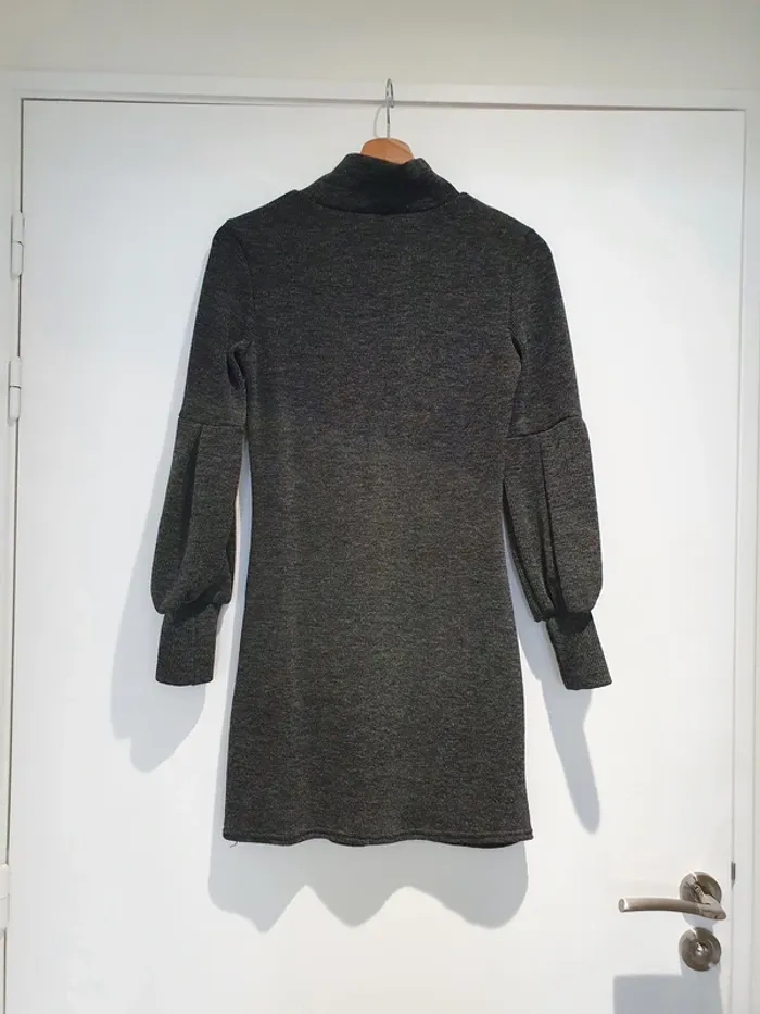 Robe pull gris foncé - photo numéro 4