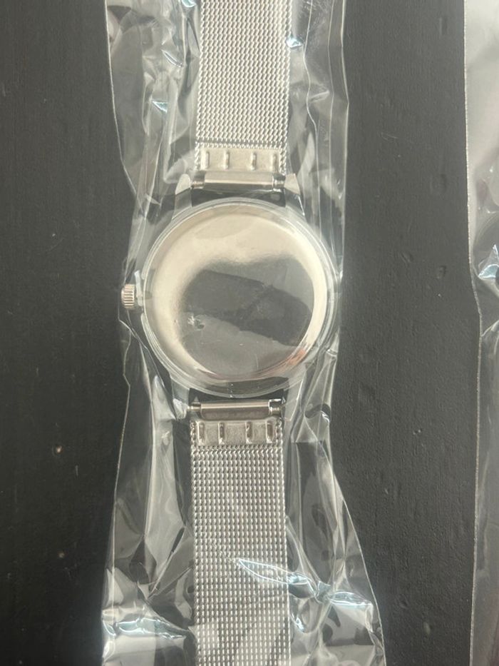 Lot de 2 montres Stitch neuves - photo numéro 5