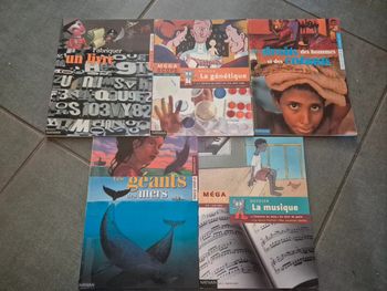 Lot de 5 livres de la collection Megascope