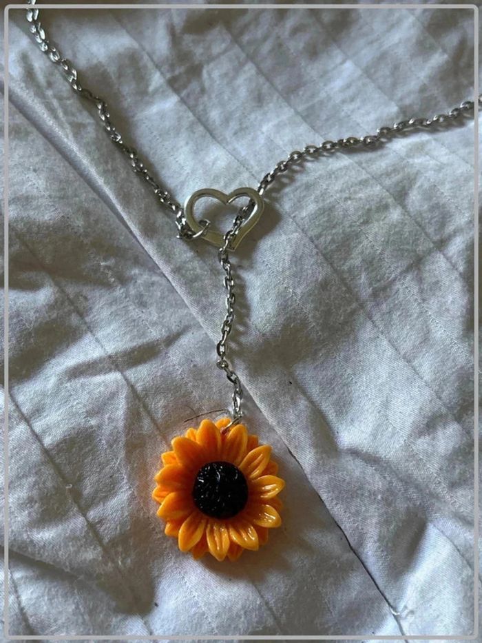 🌻🌻Chaine tournesol avec coeur neuve - photo numéro 5