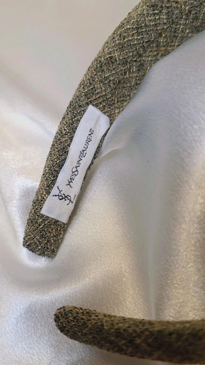 un accessoire de tête élégant et intemporel qui apporte une touche couture à n'importe quelle tenue. - photo numéro 8