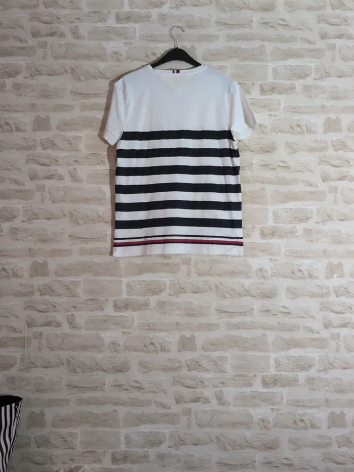 T-shirt Tommy Hilfiger taille M - photo numéro 2