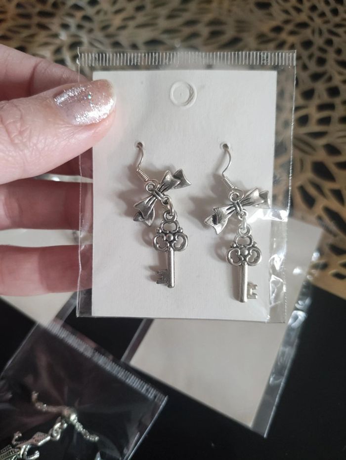 Lot de 6 bijoux 9 thèmes cœur, clé, guépard, lézard - photo numéro 7