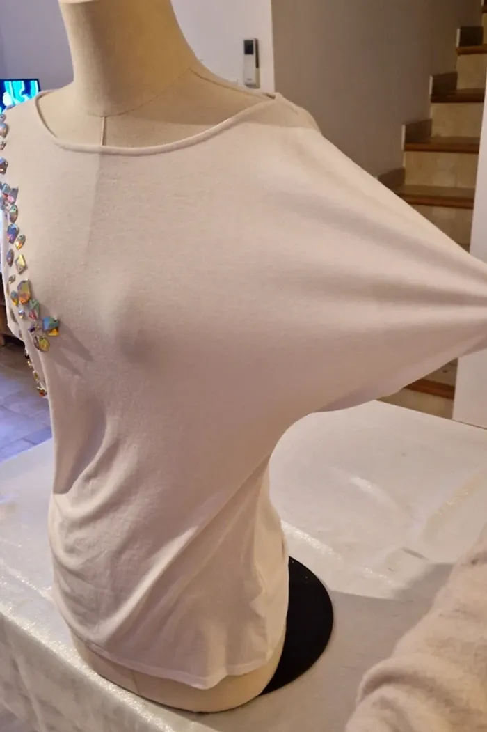 Magnifique T-shirt Morgan taille M blanc et bijoux cristaux - photo numéro 13