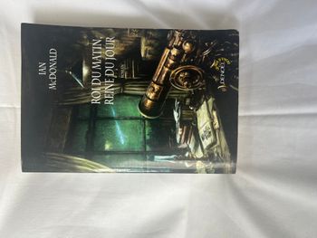 Livre - Roi du matin, reine du jour - Denoël