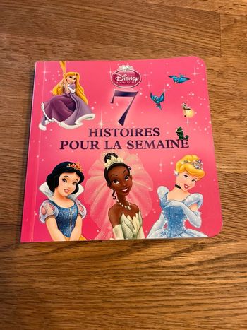 Livre Disney 7 histoires pour la semaine + 1 en plus