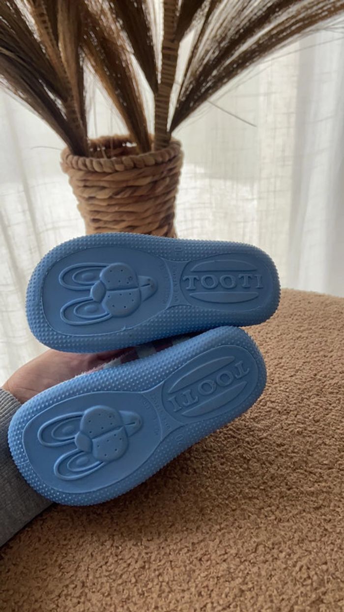 Lot chaussons 18 / 20 / 22 - photo numéro 7