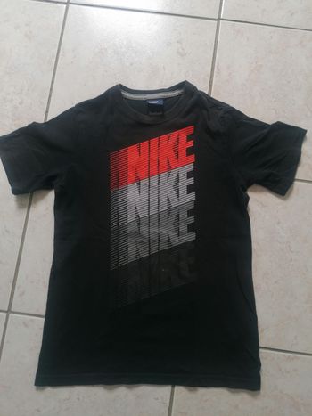 T-shirt Nike