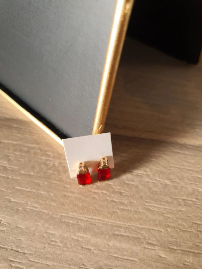 Neuf > Boucles d'oreilles clou Rouge/geenat - photo numéro 3